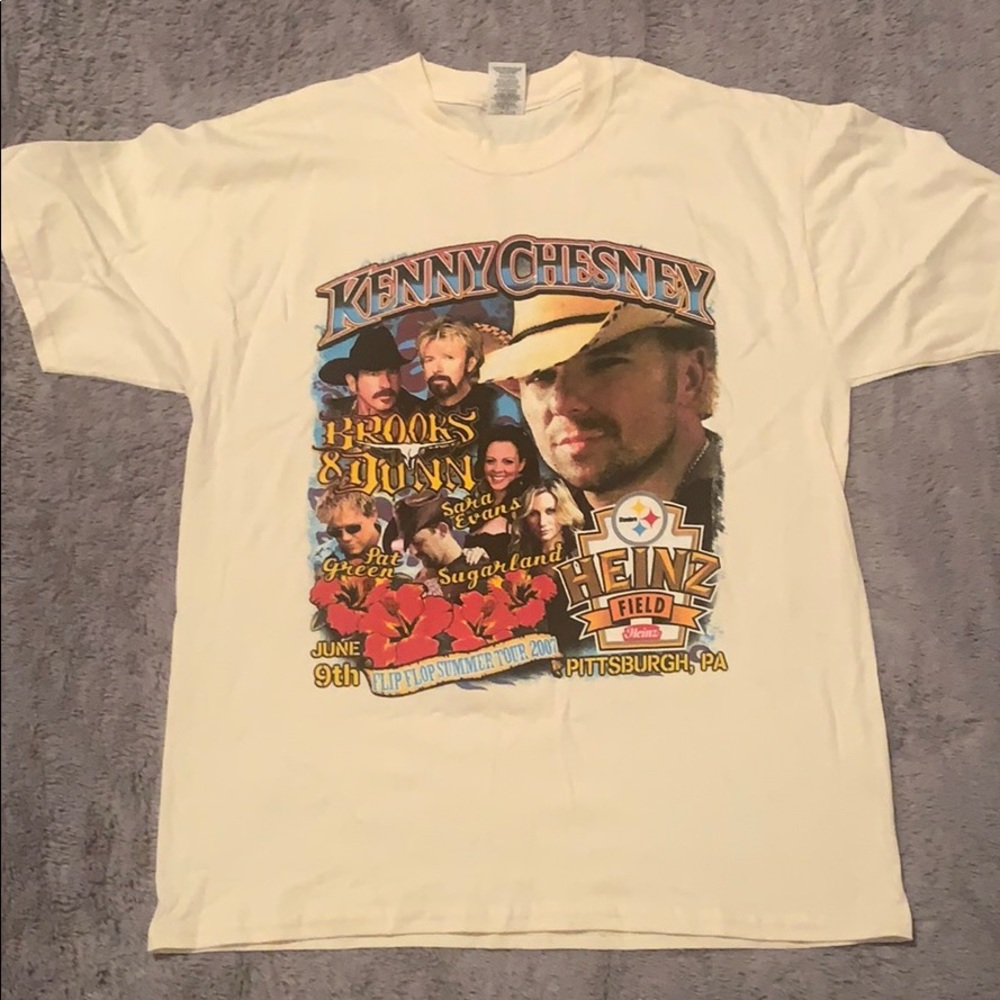 Never Worn Kenny Chesney Concert Tshirt